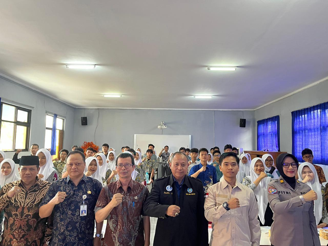 Densus 88 AT Polri Gelar Sosialisasi Kewaspadaan Dini Bagi Pelajar di Bekasi