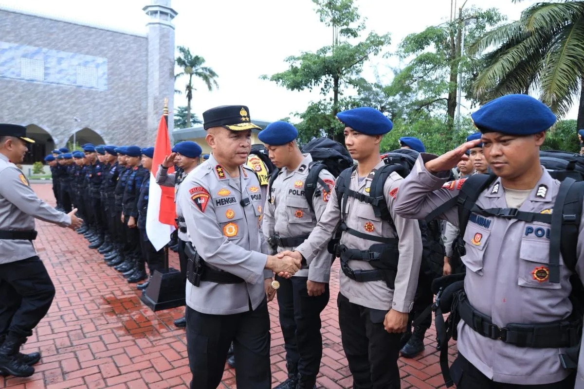 Polda Banten Kirim 100 Personel Brimob untuk Bantu Penanganan dan Pemulihan Bencana di Aceh