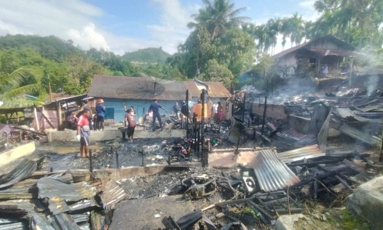 Polres Sibolga Gercep Bantu Warga, Empat Unit Rumah Warga Terbakar Di Ketapang Sibolga Utara