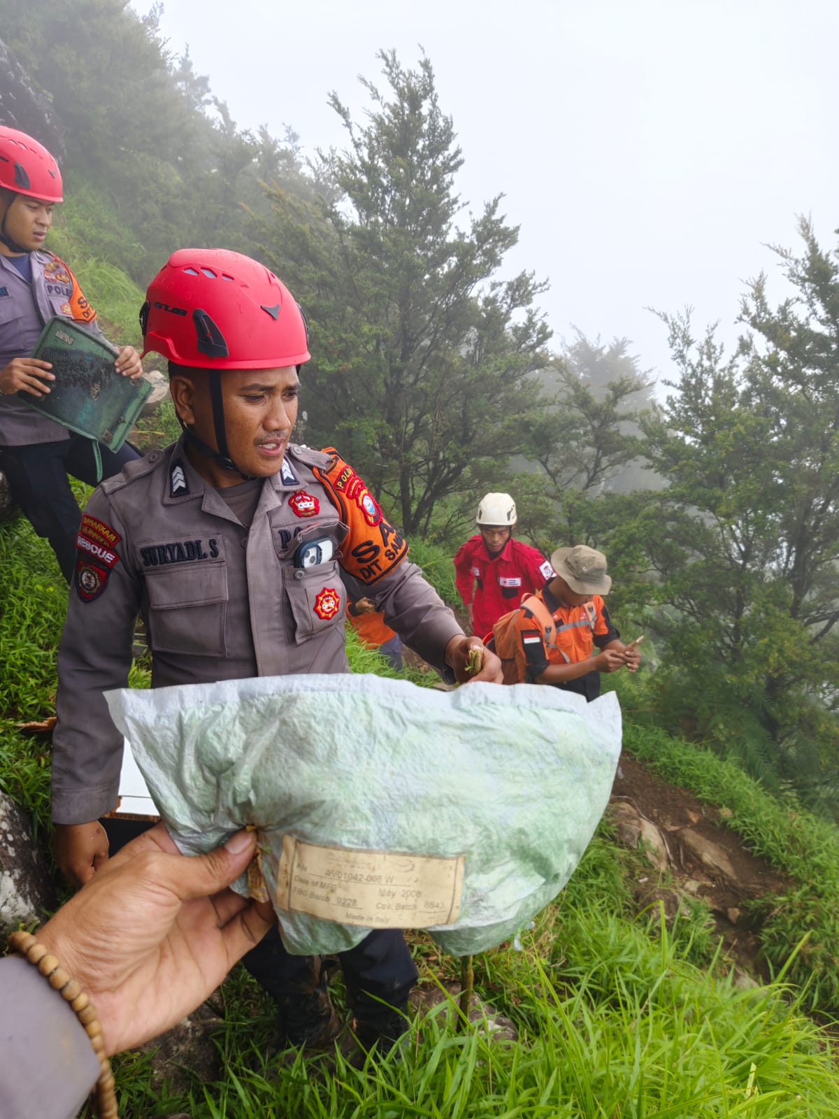 Polda Sulsel Konfirmasi Penemuan Puing Pesawat ATR 42-500 di Kawasan Balocci