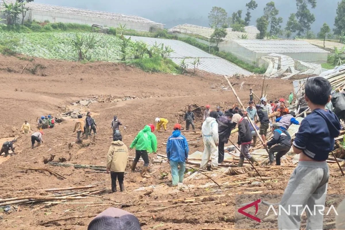 Potensi Longsor Susulan, Polisi Minta Masyarakat Tak Dekati Area Longsor di Cisarua