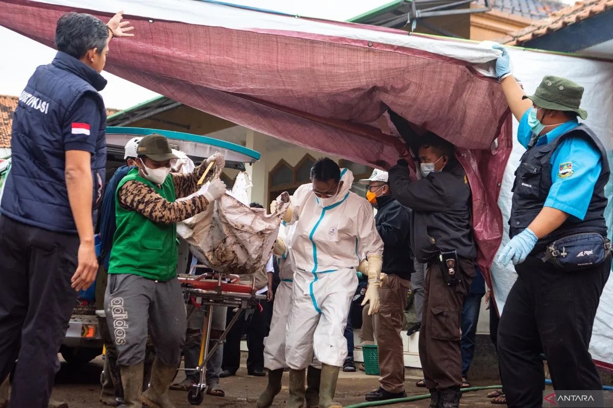 Polda Jabar Gunakan Data Ante-Mortem dan DNA untuk Identifikasi 13 Korban Longsor Tersisa