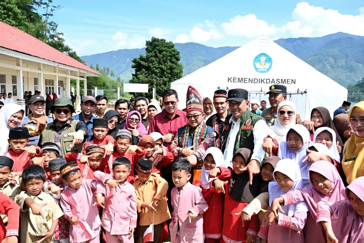 Mendikdasmen Resmikan 76 Sekolah Hasil Revitalisasi, Wujud Pemerintah Pulihkan Layanan Pendidikan Pascabencana