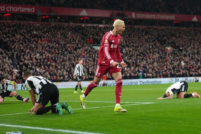 Liverpool Tampil Memukau Taklukkan Perlawanan Newcastle 4-1