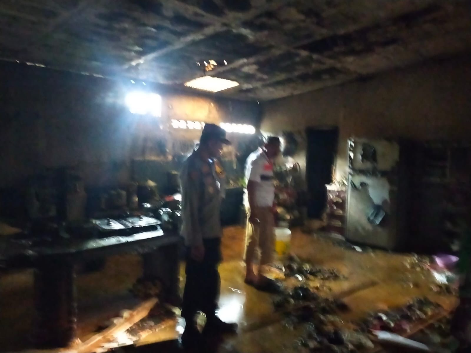 Gas LPG Meledak Saat Warga Masak Untuk Ruahan di Palembang