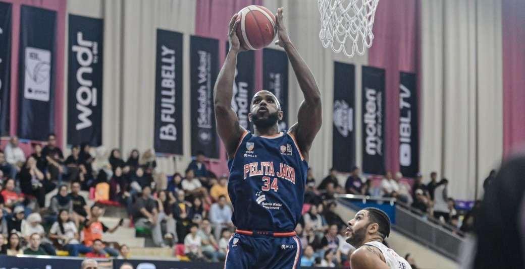 Pelita Jaya Mencuri Kemenangan Dramatis dari RANS Simba Bogor