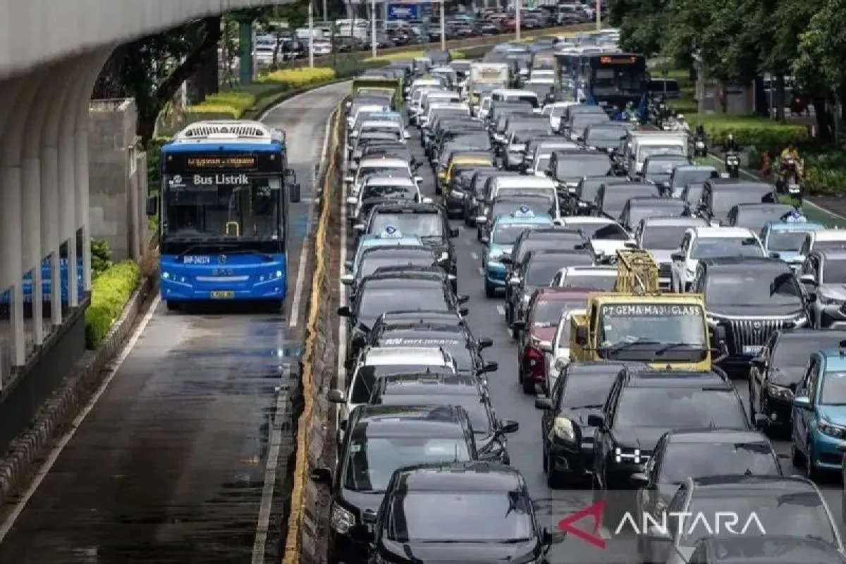 Kemenhub: Bus dengan Stiker Tanda Silang Merah Tak Layak Digunakan dan Dilarang Beroperasi