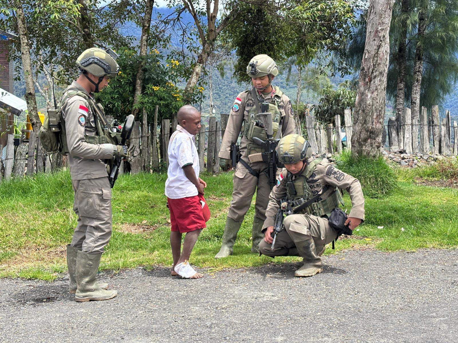 Langkah Sunyi di Tengah Sunyi Papua, Polisi Hadir Untuk Mengobati