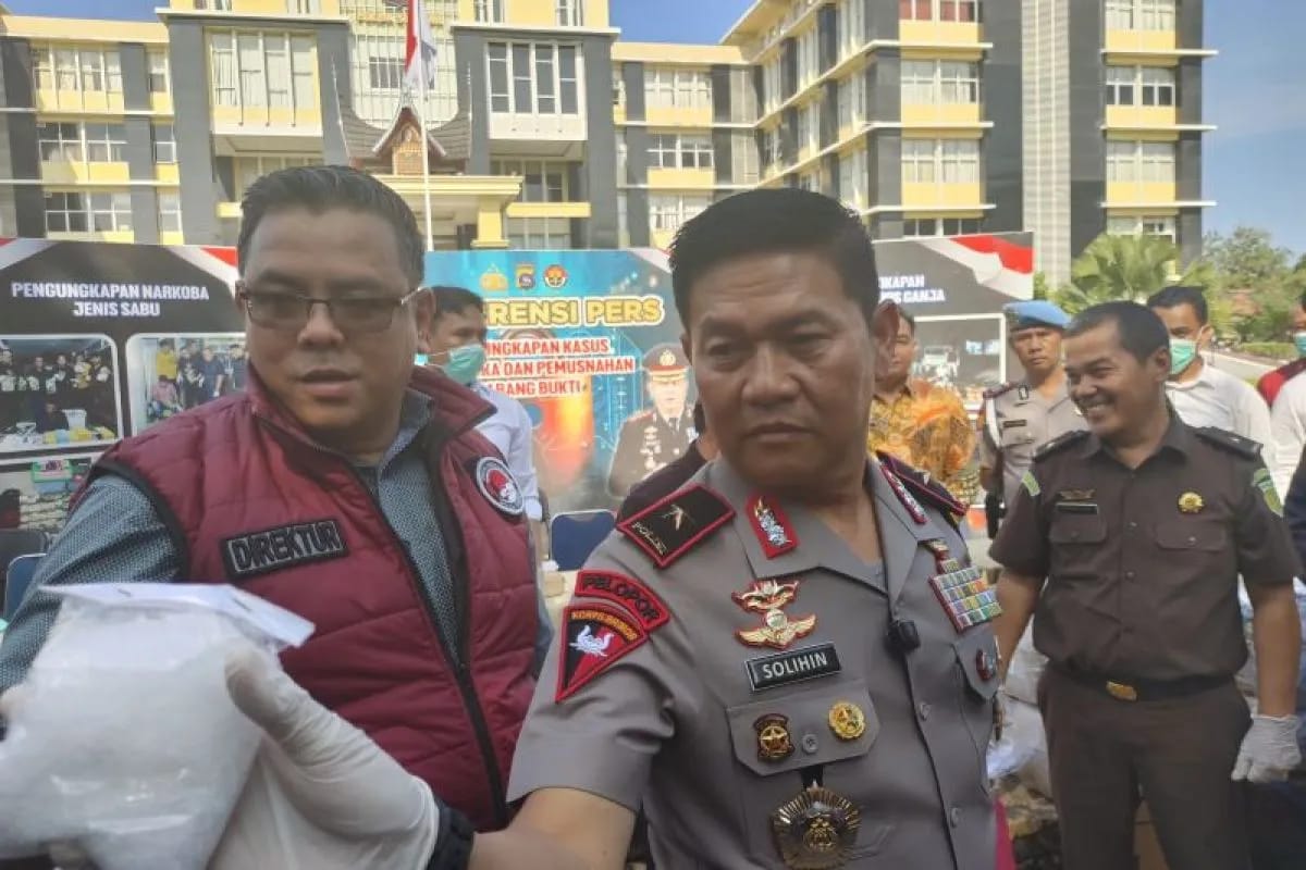 Polda Sumbar Sita 7,9 Kilogram Sabu yang Akan Diselundupkan ke Pulau Jawa