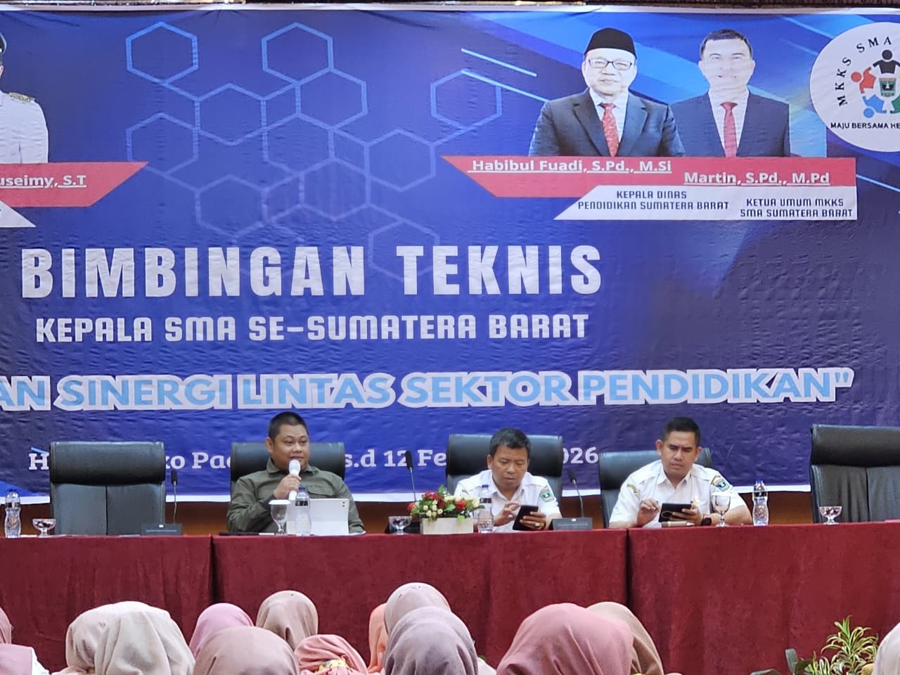 Parenting Ideologi: Densus 88 At Polri Sumbar Ajak Guru Cegah Kekerasan Anak Di Era Digital