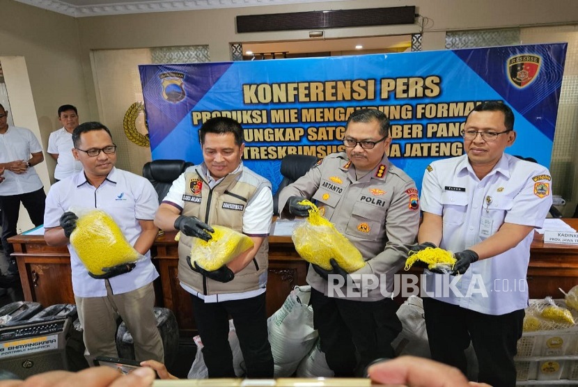 Polda Jateng Sita Produksi Mi Berformalin 1,5 Ton per Hari.