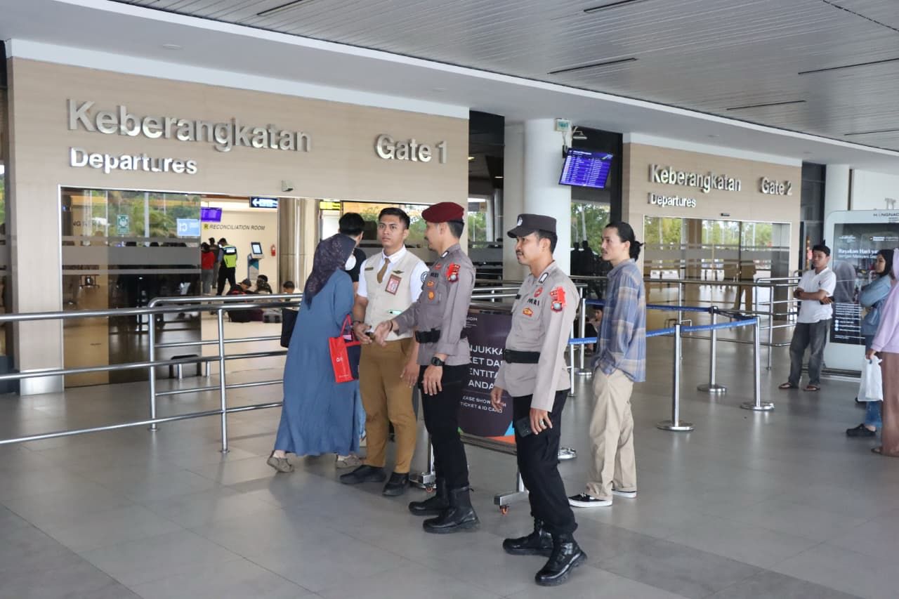 Operasi Ketupat Seligi, Hadirkan Pelayanan Humanis di Pos Batam Center